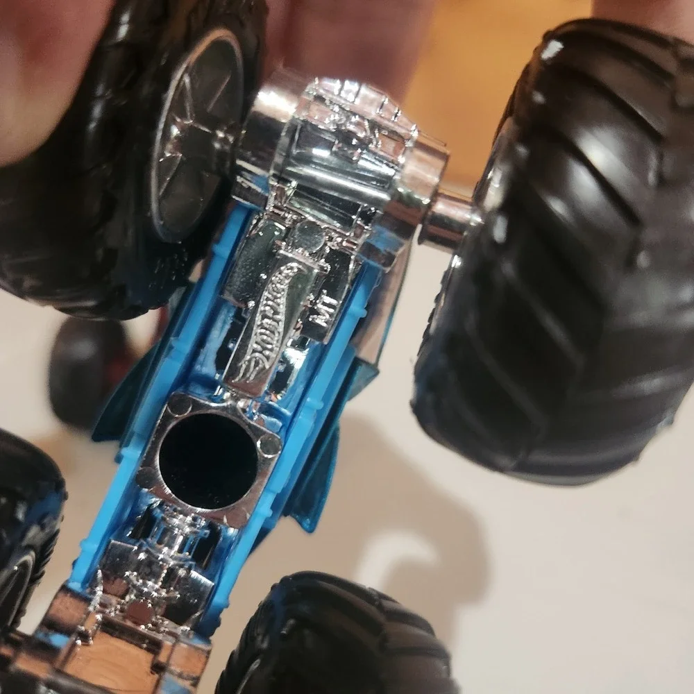Lot 2 Hot Wheel Monster Jam Truck Shark Wreak Mega Wrex Diecast Trex Shark‎ 1:64